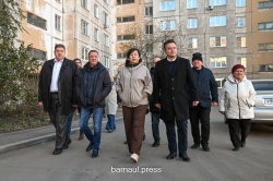 В Барнауле началась приёмка дворов, отремонтированных по нацпроекту «Инфраструктура для жизни»