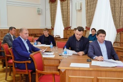 Депутаты оценили реализацию муниципальной программы по обеспечению услугами ЖКХ и закона по обращению с животными