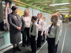 Галина Буевич оценила условия для обучения детей в барнаульской школе №53