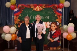 Депутаты БГД поздравили школьников с Днём знаний на торжественных линейках