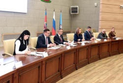 В администрации города Барнаула обсудили вопрос ответственного обращения с животными