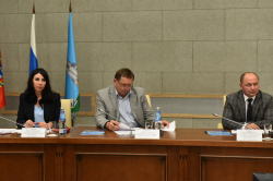 Юрий Ряполов принял участие в заседании городской трехсторонней комиссии по регулированию социально-трудовых отношений