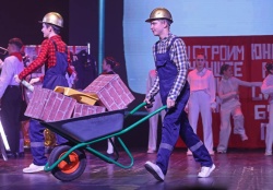 Итоги работы студенческих отрядов и трудовых отрядов подростков подвели в Алтайском крае