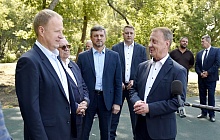 Виктор Томенко проконтролировал ход благоустройства парка им. Ленина в Барнауле