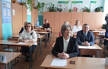 Иван Огнев принял участие в пробном ЕГЭ по русскому языку в рамках всероссийской акции