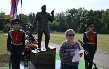 В Барнауле открыли памятник участнику СВО, трижды кавалеру ордена Мужества Александру Шипунову