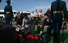 В Барнауле открыли памятник участнику СВО, трижды кавалеру ордена Мужества Александру Шипунову