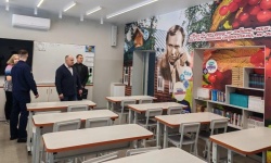 Участники программы «Алтай - земля Героев» посетили Алтайскую школу-интернат с первоначальной летной подготовкой