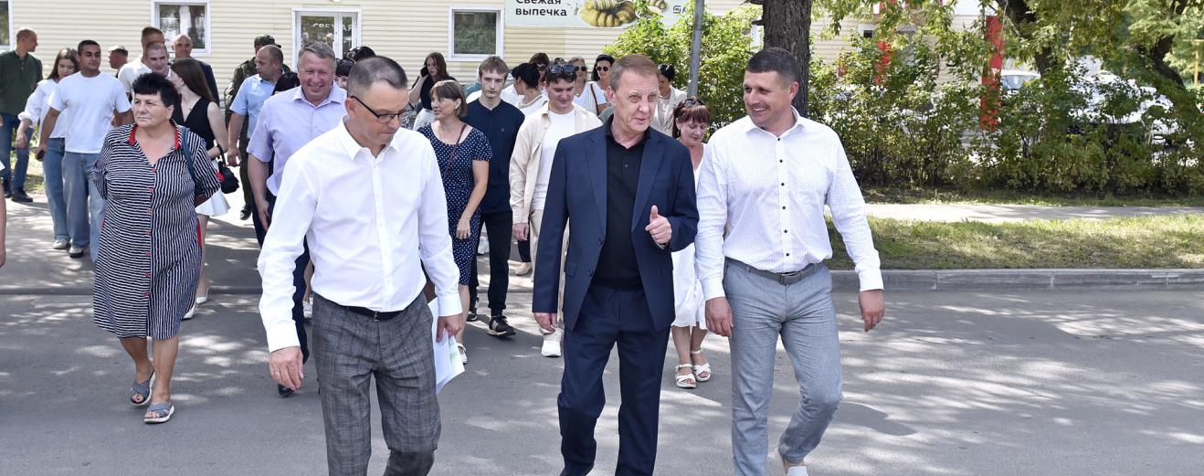 В поселке Южный продолжается благоустройство аллеи имени А.И. Чепурко