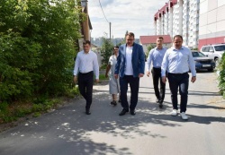 Николай Ушаков проконтролировал работы по восстановлению благоустройства в Барнауле