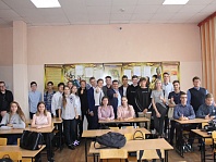 Депутаты продолжают проводить Парламентские уроки для школьников