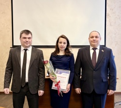 Павел Авкопашвили вручил награды работникам бытового обслуживания и ЖКХ Центрального района