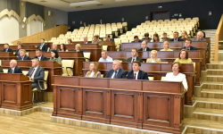 В Барнауле обсудили обновление общественного транспорта и подготовку к завершению купального сезона