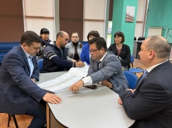 Навстречу жителям: личные приемы, благоустройство аллеи, встречи с героями