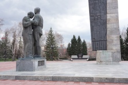 В Барнауле завершается благоустройство Мемориала Славы 