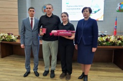 В преддверии Дня защитника Отечества в Барнауле вручили награды и поощрения участникам СВО и волонтёрам