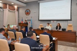 Публикуем фоторепортаж с июньского заседания Барнаульской городской Думы