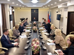 Вопрос размещения гаражей на придомовых территориях и подготовку к месячнику санитарной очистки обсудили на оперативном совещании 