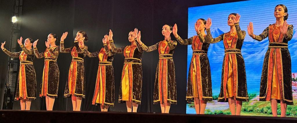 В Барнауле прошел концерт, приуроченный к открытию Года единства народов России