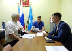 Депутаты продолжают решать вопросы граждан на личных приемах