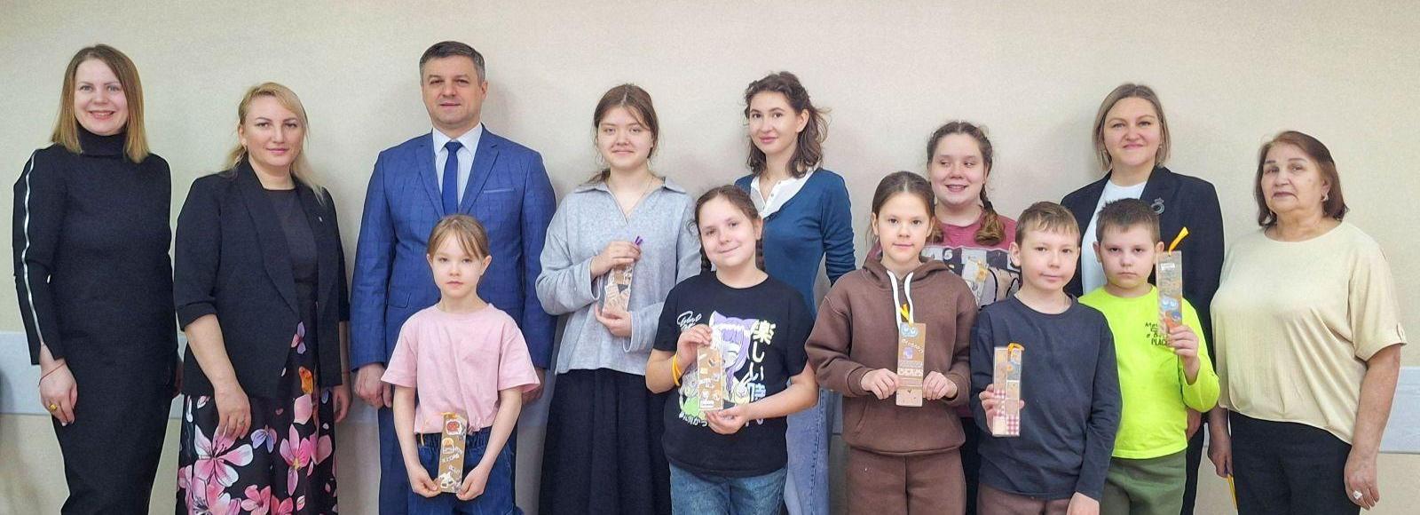 Общее дело: благоустройство памятных мест, отправка гуманитарной помощи и личные приемы граждан