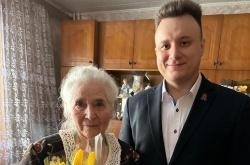  Николай Савинский вручил юбилейную медаль ветерану Великой Отечественной войны