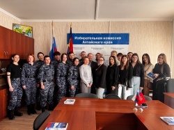 Барнаульские депутаты продолжают проводить встречи со школьниками и студентами краевой столицы