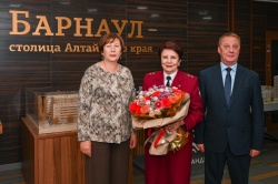 Почётным знаком «С благодарностью, Барнаул» награждена руководитель Роспотребнадзора по Алтайскому краю Ирина Пащенко