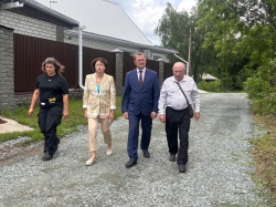 Ирина Молчанова проконтролировала благоустройство дороги в рамках краевого проекта