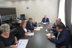 В Барнауле стартовала подготовка к организации новогодних представлений для школьников