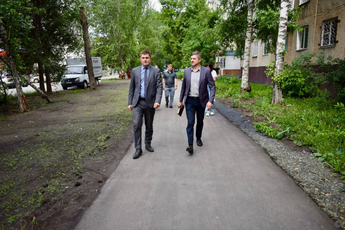 Сергей Струченко проконтролировал благоустройство в Индустриальном районе