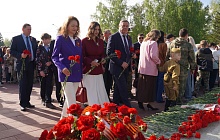 В День Победы на городском Мемориале Славы возложили цветы