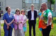 Большой спорт начинается со двора: депутаты оценили реализацию проекта «Дворовый инструктор» в Барнауле