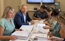 Навстречу жителям: приемка школ к новому учебному году, контроль за ходом благоустройства города