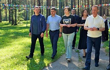 Вячеслав Франк и Галина Буевич посетили детский лагерь «Медвежонок»