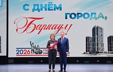 «Гордость Индустриального района»: 88 труженикам района в преддверии Дня города вручили заслуженные награды
