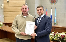В администрации Барнаула наградили работников дорожного хозяйства и транспорта