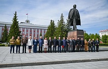 На площади Советов дали старт трудовому лету студенческих и подростковых отрядов Алтайского края