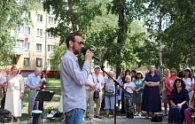В Барнауле у памятника Василию Шукшину прошли традиционные XIII Малые Шукшинские чтения