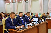 Десять депутатов городской Думы перешли в краевой парламент
