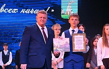Более 200 талантливых барнаульцев получили именные выплаты главы города