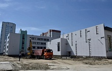 Власти края и города проинспектировали обновление школ в самом густонаселенном районе Барнаула