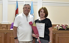 За труд на благо Барнаула: в мэрии чествовали педагогов, промышленников и общественников