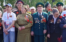 В День Победы на городском Мемориале Славы возложили цветы