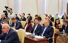 Десять депутатов городской Думы перешли в краевой парламент