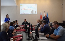 В районах Барнаула стартовали торжественные церемонии открытия обновленных Досок Почета