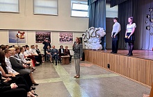 Депутаты городской Думы поздравили барнаульских выпускников с окончанием школы