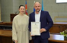В администрации Барнаула наградили предпринимателей в преддверии профессионального праздника