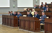 Начало отопительного сезона 2026/2027 обсудили на расширенном аппаратном совещании в администрации города