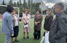 Депутаты гордумы оценили состояние школьных стадионов краевой столицы